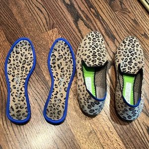 Rothys The Loafer Womens Size 7.5 Flats Mocha Spot Leopard Print Comfort Shoes.